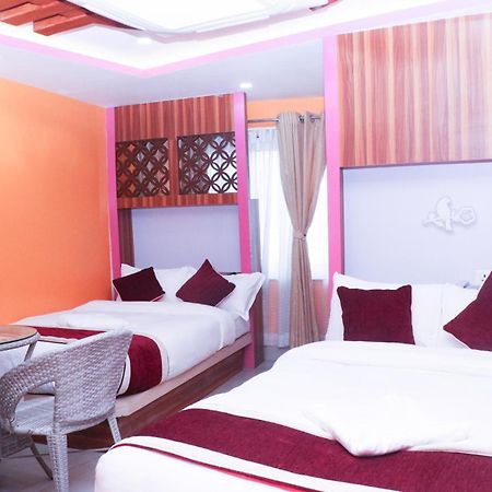 Om Tandoori Hotel Катманду Екстер'єр фото